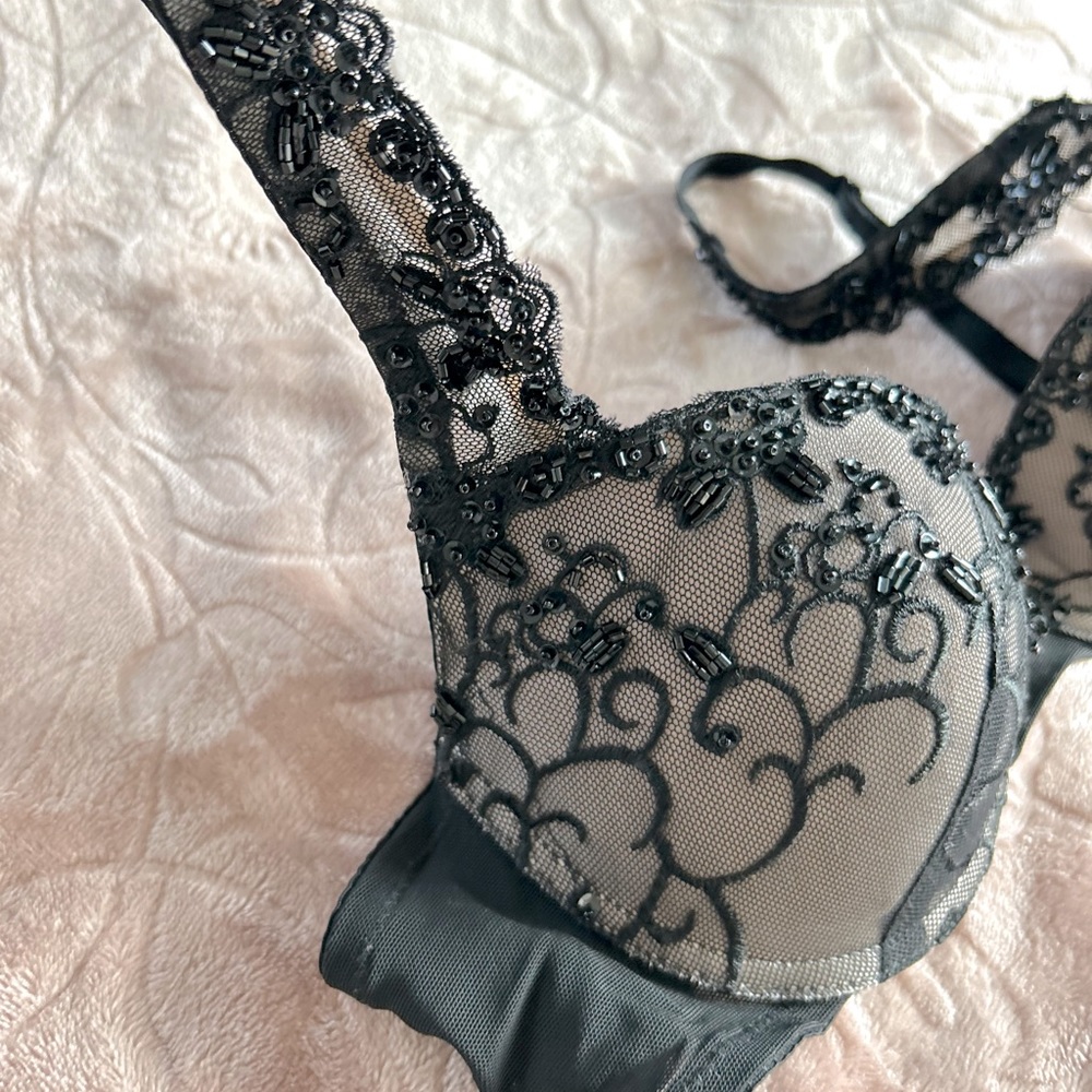 34C Black lace and sequins Bra from Forever 21 - Picture 7 of 7